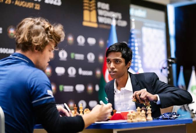 iamchsekar's tweet image. Congratulations @rpraggnachess on your remarkable victory over World No. 1 #MagnusCarlsen at the6
 Freestyle Grand Slam Chess in Las Vegas.

A performance marked by composure, brilliance, and the mark of a true contender.
India is truly proud!

#ChessBaseIndia