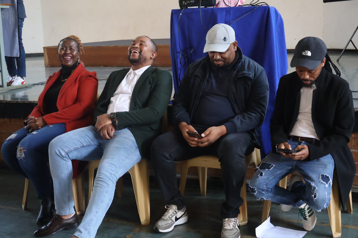 ICEP_TUT25's tweet image. Knowledge and insight with a bit of laughter 😂✨
#TUT #ICT #ICEP #aiweek #FYFU #wearethenewfuture