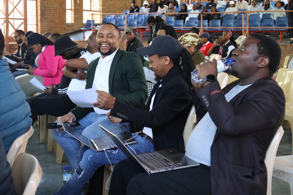 ICEP_TUT25's tweet image. Knowledge and insight with a bit of laughter 😂✨
#TUT #ICT #ICEP #aiweek #FYFU #wearethenewfuture