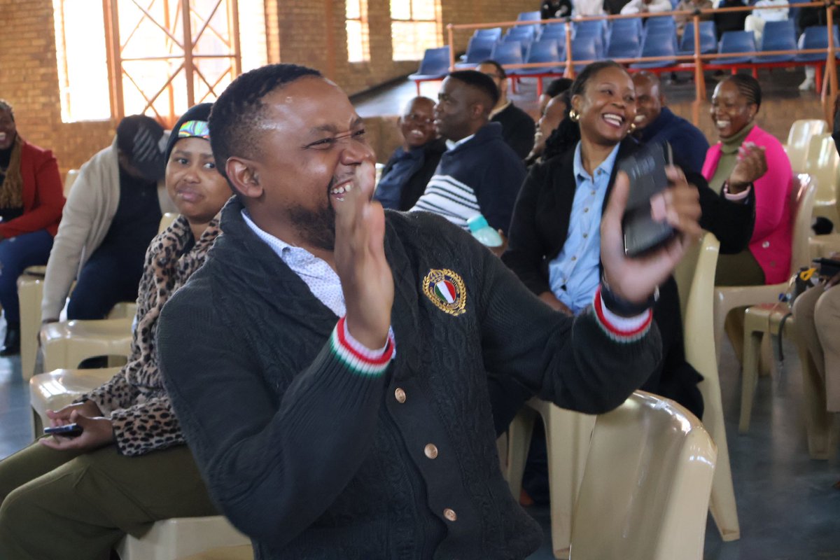 ICEP_TUT25's tweet image. Knowledge and insight with a bit of laughter 😂✨
#TUT #ICT #ICEP #aiweek #FYFU #wearethenewfuture