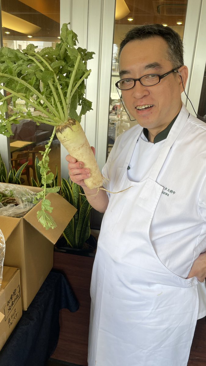 FuchuConti's tweet image. 青森の東北牧場（@Tohoku_bokujo ）から無農薬野菜や野草が届きました✨

月曜日と木曜日に届きます
試食や販売も行っていますので是非🥬