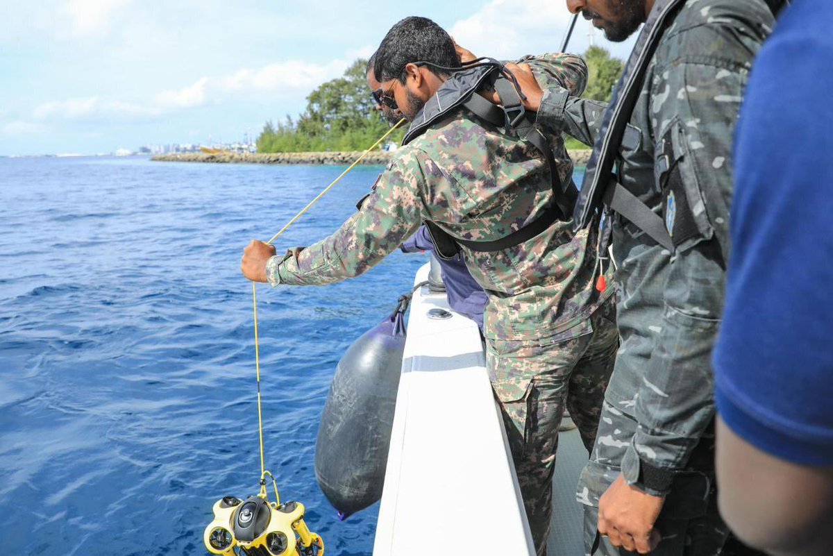 GhadaFathiWaly's tweet image. The Indian Ocean faces increasingly sophisticated sea-based threats linked to organized crime & smuggling of weapons & narcotics.
With Japan’s support, we’re training Maldives coastguard & police in the use of underwater drones to boost maritime security & combat crime at sea.