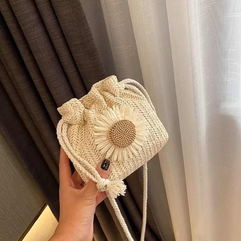 Tas Anyaman Jerami Mini Lucu Diskon harga Rp28.000. Dapatkan di Shopee sekarang! s.shopee.co.id/5AhZ5eApl6?sha…