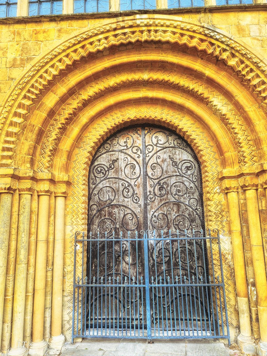 LucyTho55134197's tweet image. #AdoorableThursday Southwell Minster 🇬🇧
