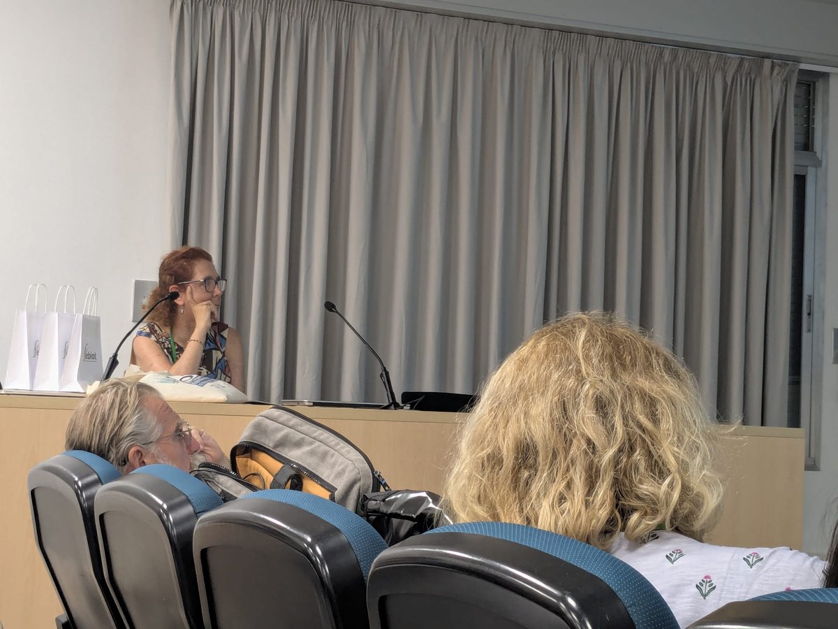 CarmenMichan's tweet photo. Intensa jornada congreso #biotec2025 de la Sociedad Española de Biotecnología #Sebiot. Moderamos la sección de Ambiental, presentamos charla y póster. @HenningKirst impartió una espléndida keynote @Fac_CienciasUCO https://t.co/IjiA63mcln