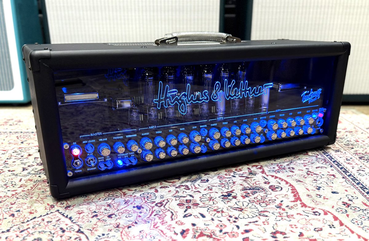 wpp_ikebe's tweet image. 【#アンステ 新着情報】
Hughes&amp;amp;Kettner #TRIAMP MkIII
「青いアンプヘッド」と言えば‼️
3代目トライアンプ。H&amp;amp;K最上位モデル
はパワーチューブ #EL34 と #6L6 がミックスできる凄いアンプです🔥
▶️【ikebe-gakki.com/Form/Product/P…】