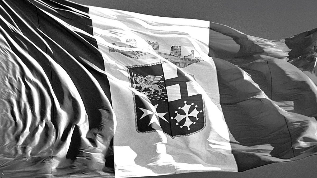 ItalianNavy's tweet image. Il #CSMM amm. Enrico Credendino esprime il cordoglio personale e di tutta la Marina ai familiari del capo di 3ª classe Vincenzo Gorgoglione, prematuramente scomparso oggi.
#IlGrandeEquipaggio