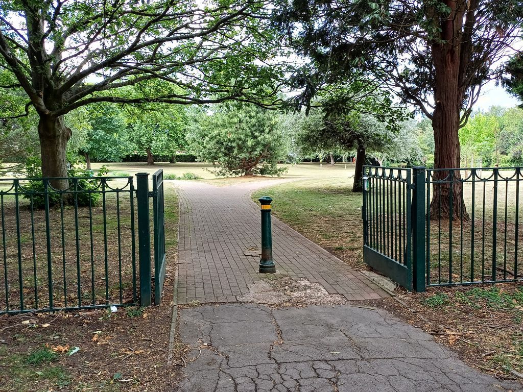 We're proud to announce that Penhill Park has received the prestigious Green Flag Award, the international quality mark for parks and green spaces. 

Penhill Park is a vital green space for residents to enjoy nature, offering a free and safe space for families to socialise.