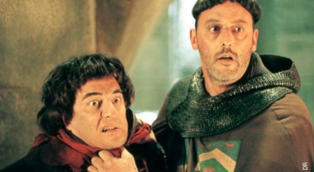 C'est ce soir à 21H10 que <a href="/TF1/">TF1</a> rediffusera le film “#LesCouloirsDuTemps – Les visiteurs II” avec <a href="/Ch_Clavier/">Christian Clavier</a> #JeanRéno et #MurielRobin. Notre article est ici: mediasinfosblog.wordpress.com/2025/06/27/le-…