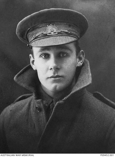 MMP1917's tweet image. Give a face to the names at #TyneCotCemetery 📣 Do you have a photo or story of a relative who died in 1917 and is buried at Tyne Cot Cemetery or commemorated on the Tyne Cot Memorial? Please get in touch with our research centre. passchendaele.be/en/research-ce…