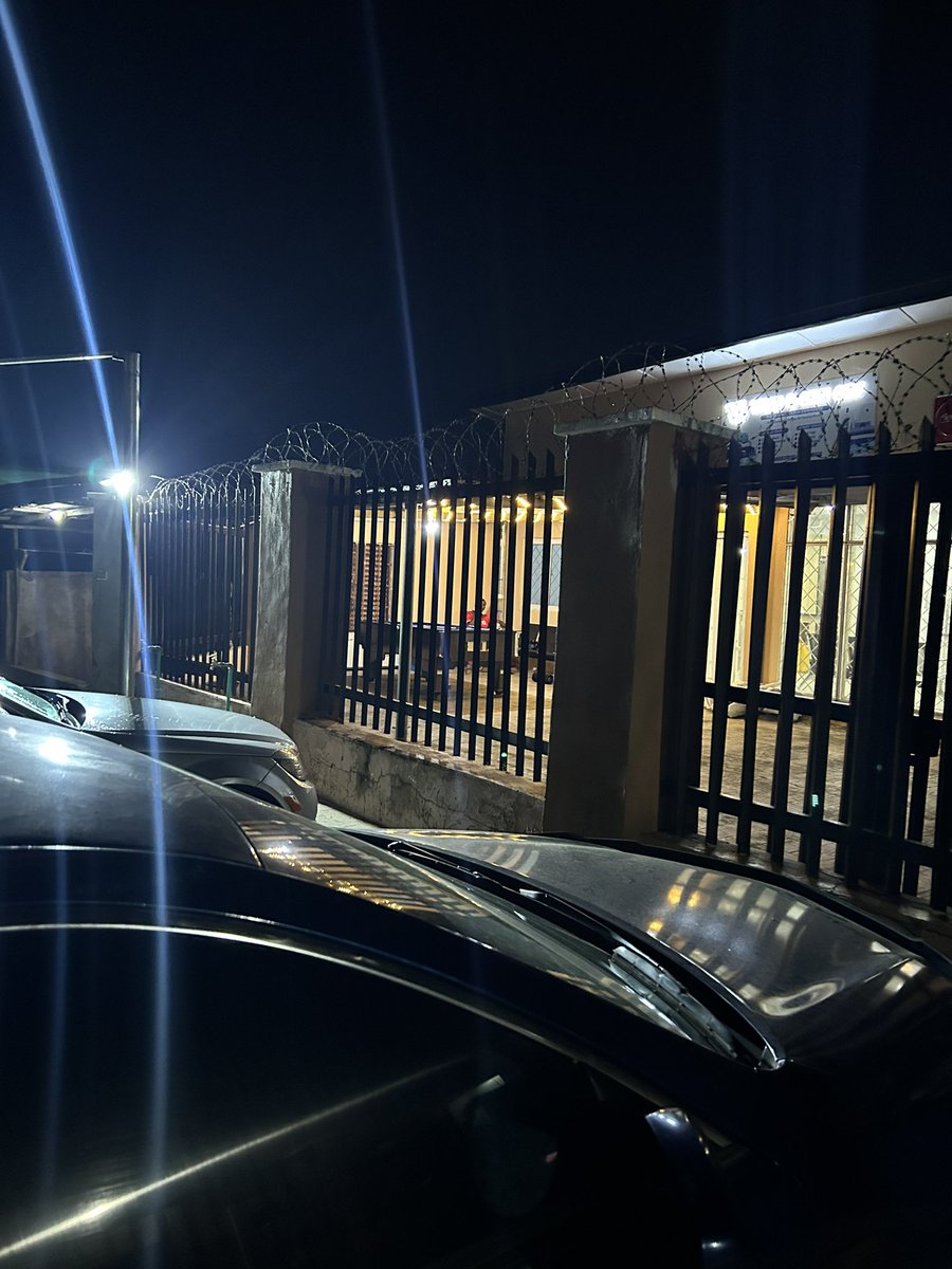 dejaavool's tweet image. New in… Wash and spin city the ultimate clean experience is here to provide good dry cleaning and car wash services at reasonable prices
Location: 20b block LXVI Oba Ile Housing Estate, Akure.
Kindly retweet