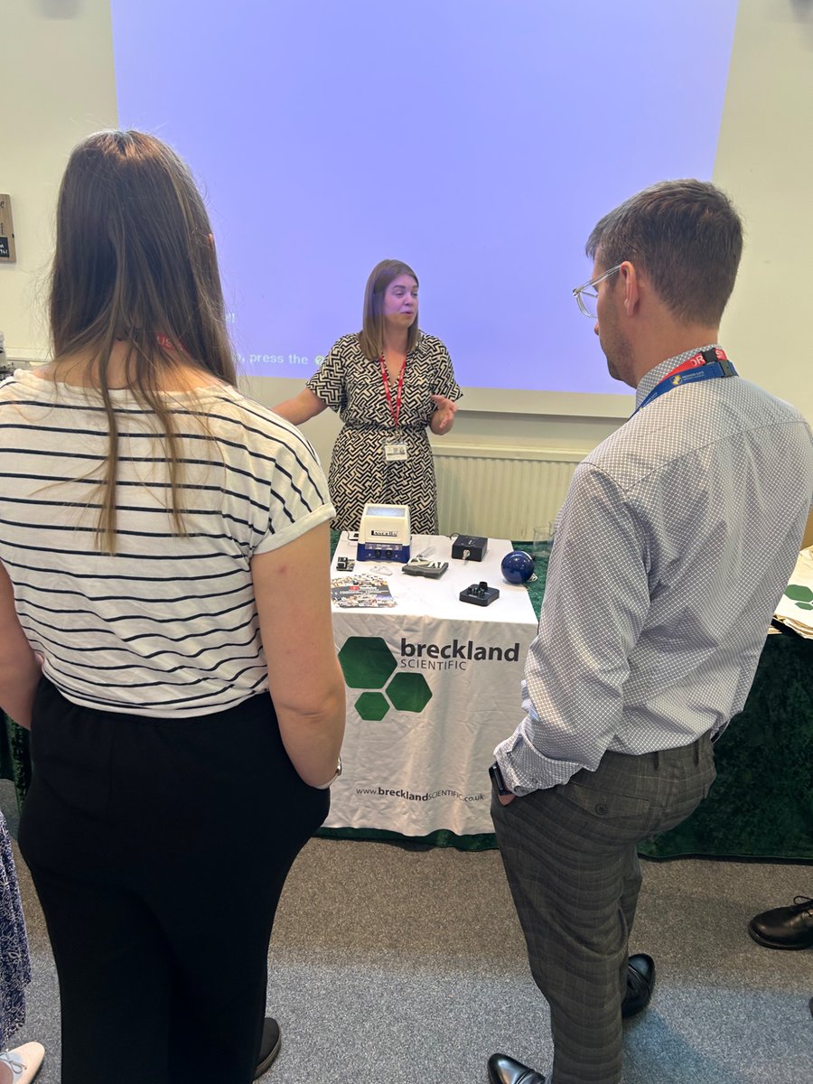 BrecklandSci's tweet image. Nic @Lascells and Lee had a great time on the @BrecklandSci exhibition stand and running a fun workshop together yesterday @deferrers Thanks to @JOldham65 for inviting us and all the lovely techs who joined in!