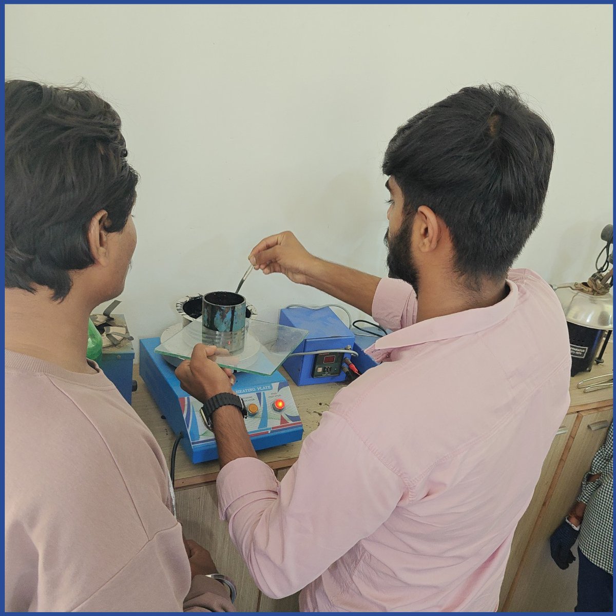 DrSubhashUni's tweet image. Civil Engineering Department, Dr. Subhash University successfully organized a practical training session on Highway Engineering Materials!

#CivilEngineering #DSU  #HighwayEngineering #PracticalTraining #EngineeringEducation #DrSubhashUniversity #HandsOnLearning #FutureEngineers