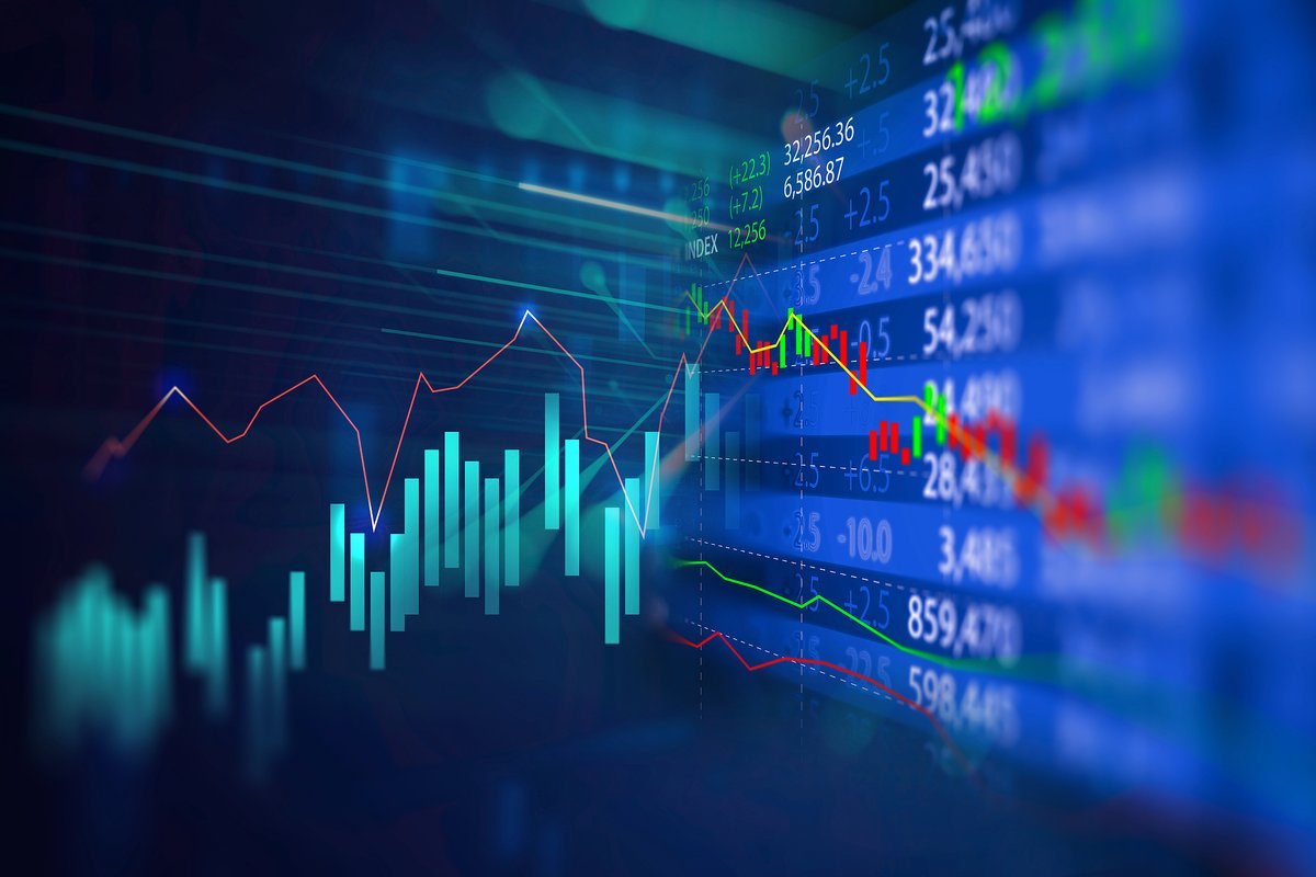 ClsMarketWatch's tweet image. #A股收评:7月17日,市场全天震荡走高,创业板指领涨。沪深两市全天成交额1.54万亿,较上个交易日放量973亿。
盘面上,市场热点快速轮动,个股涨多跌少,全市场超3500只个股上涨。
从板块来看,AI硬件再度爆发,新易盛 (300502.SZ) 、东山精密 (002384.SZ)…