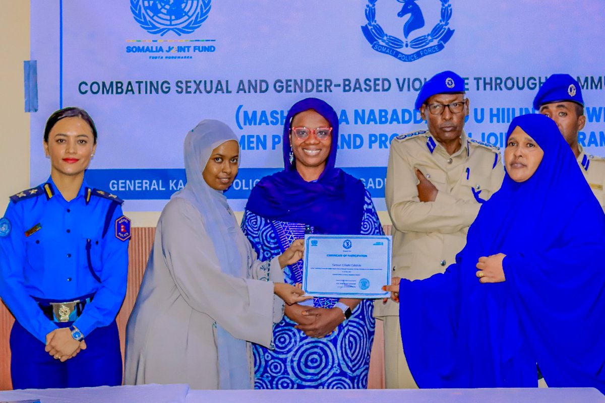 UNTMIS_'s tweet image. In Mogadishu recently, a four-day @UN-led workshop brought together 30 police officers and civil society members, including 22 women, to strengthen collaboration, build trust, and explore ways to tackle sexual and gender-based violence — especially conflict-related sexual…
