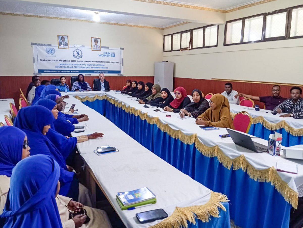 UNTMIS_'s tweet image. In Mogadishu recently, a four-day @UN-led workshop brought together 30 police officers and civil society members, including 22 women, to strengthen collaboration, build trust, and explore ways to tackle sexual and gender-based violence — especially conflict-related sexual…
