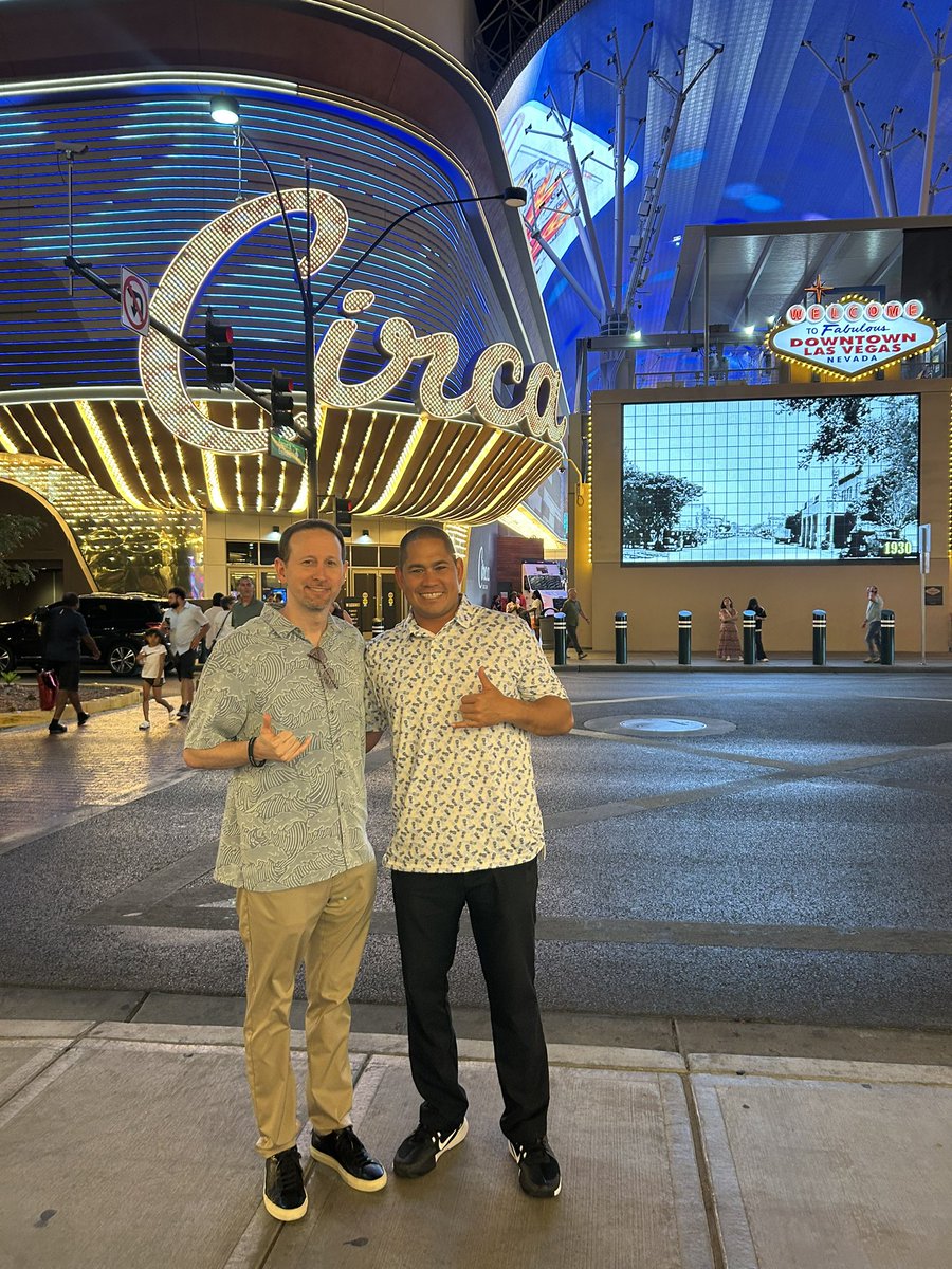 Ku'ulei (@kuuleiagbayani) on Twitter photo Ran into a couple of cool kids in Downtown Las Vegas 🤙 <a href="/HIsportsradio/">Hawai'i Sports Radio</a>
#HawaiiMBB #HawaiiFB Ran into a couple of cool kids in Downtown Las Vegas 🤙 <a href="/HIsportsradio/">Hawai'i Sports Radio</a>
#HawaiiMBB #HawaiiFB