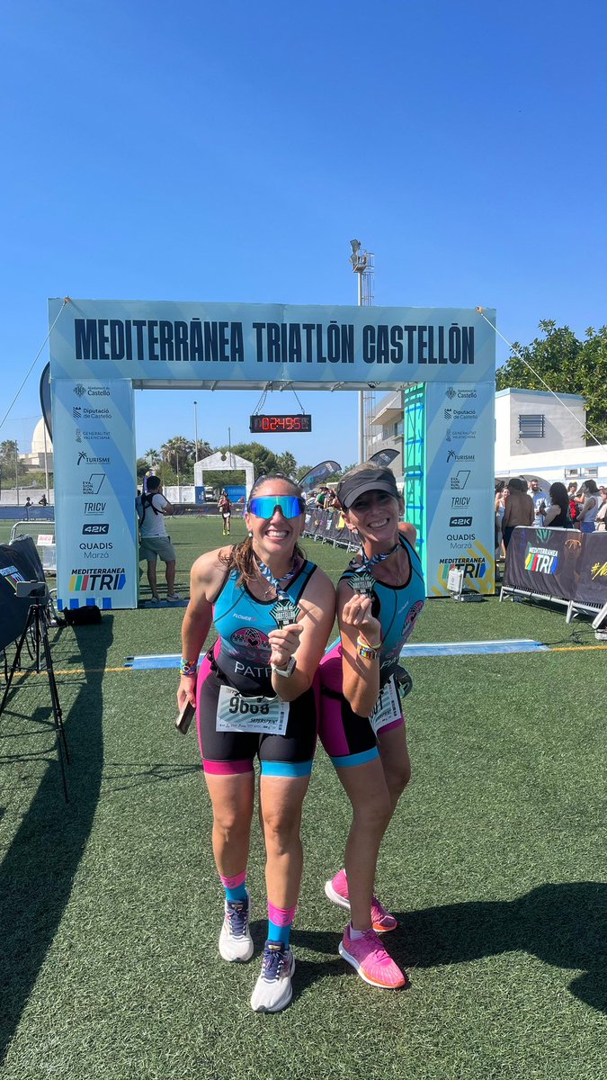 JuntasEsMejor's tweet image. 📚 Cerramos el “curso” felices, orgullosas y agradecidas de acompañar a mujeres reales a superar miedos y cumplir metas 🙌💪 

Gracias por confiar, por sudar con nosotras y por demostrar que juntas se puede 💛 ¿Lista para lo que viene? 🚀 #JuntasEsMejor @MediterraneaTri