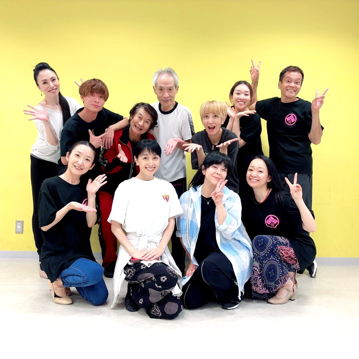gamir5's tweet image. #サクラ大戦 #真夏のフェス
7/19(土)18時~上野水上音楽堂
最後のリハでした!#横山智佐 さん #折笠愛 さん #渕崎ゆり子 さん #ダンディー商会 の方々
エネルギーが凄いです✨
暑さマシマシの頃合いですので、熱中症対策を万全⚠️にお越しください🤗
配信もあります❣️
ticket.animate-onlineshop.jp/collections/sa…