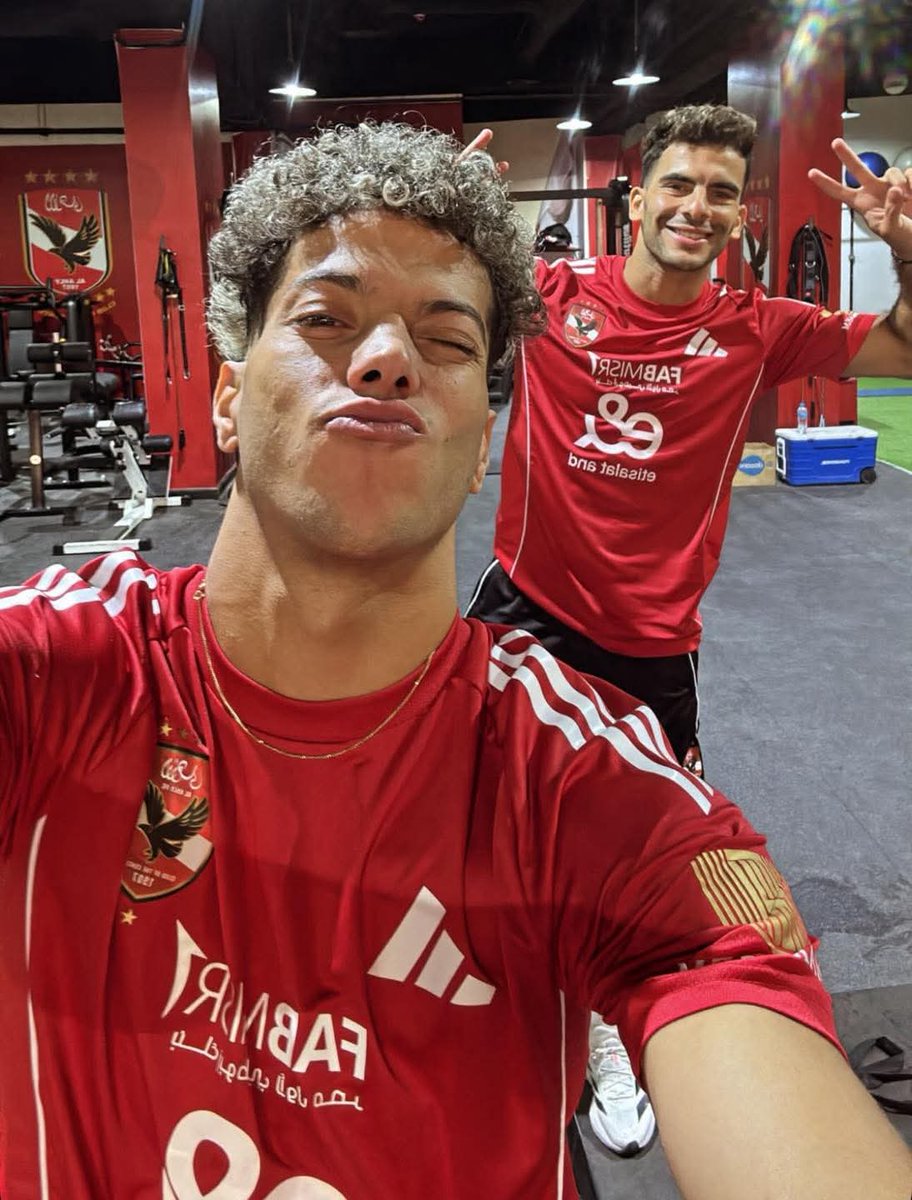 اللى مبوظين اوضة اللبس و مقطعين بعض خناقات ♥️♥️