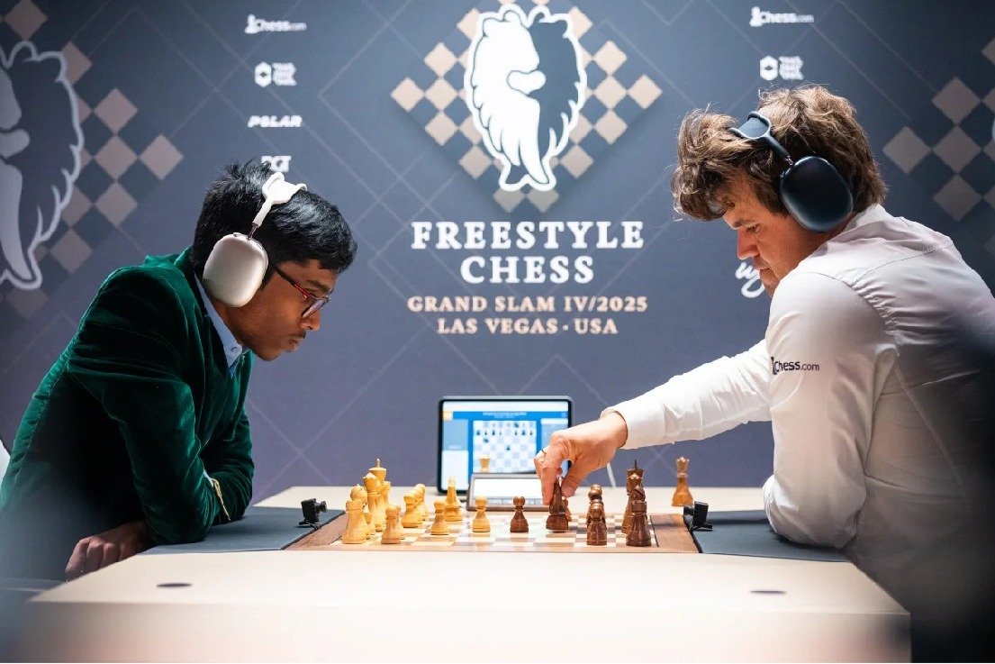 Praggnanandhaa stuns Carlsen again! 

At just 19,  Praggnanandhaa defeats World No.1 Magnus Carlsen in 39 moves at the Freestyle Chess Grand Slam in Las Vegas.

He's now beaten Carlsen in Classical, Rapid &amp; Blitz! 🔥

Pragg leads Group White with 4.5/7.

#Chess #Praggnanandhaa
