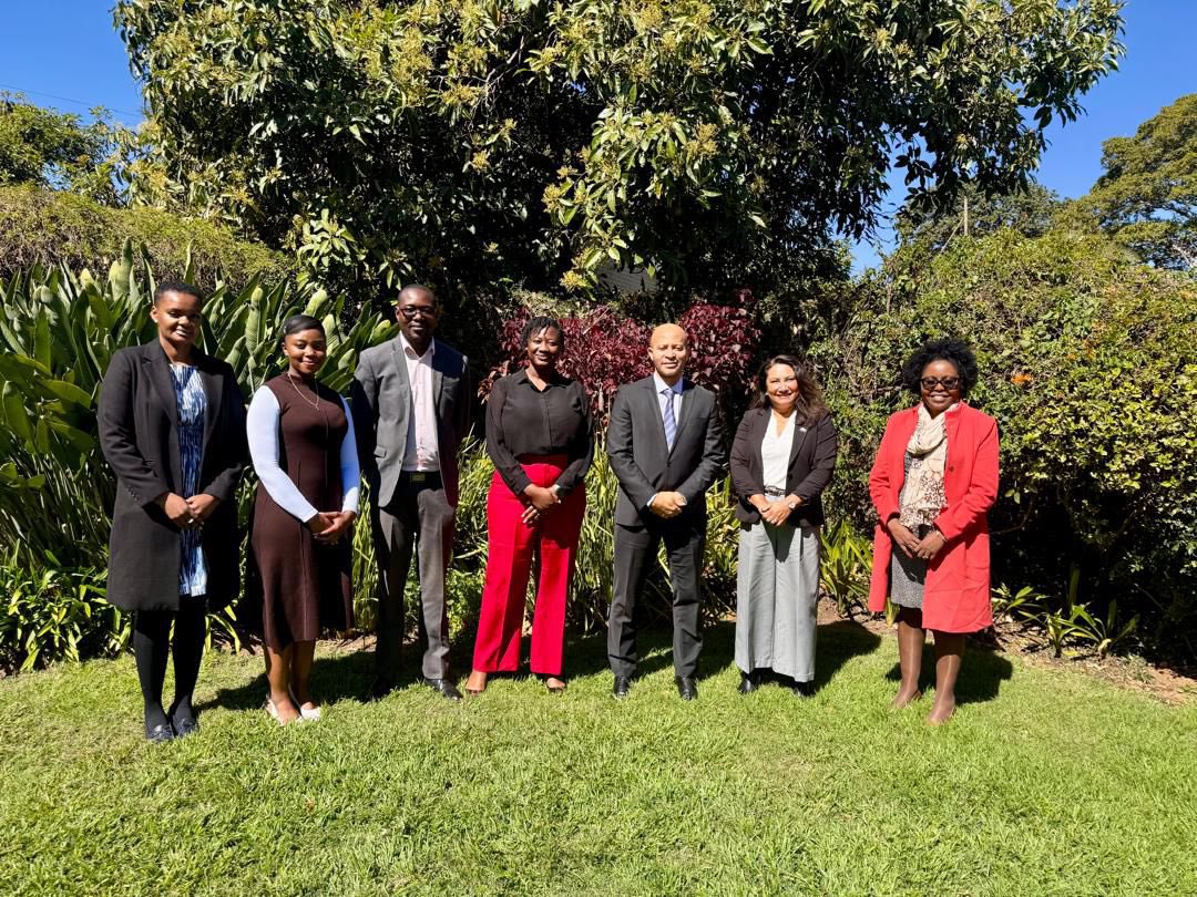 AusEmbZim's tweet image. Pleased to host @zidainvest CEO Tafadzwa Chinamo & his team to discuss plans for this year’s Africa Down Under Mining Conference ⛏️in @CityofPerth 🇦🇺organised by @Paydirt_Media. Great to learn the 🇿🇼delegation has advanced preps for the biggest 🌍focused event this September.