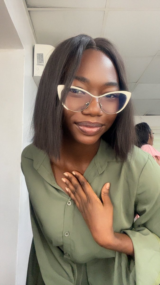 dodevaan's tweet image. A girl like me always wins.🤭