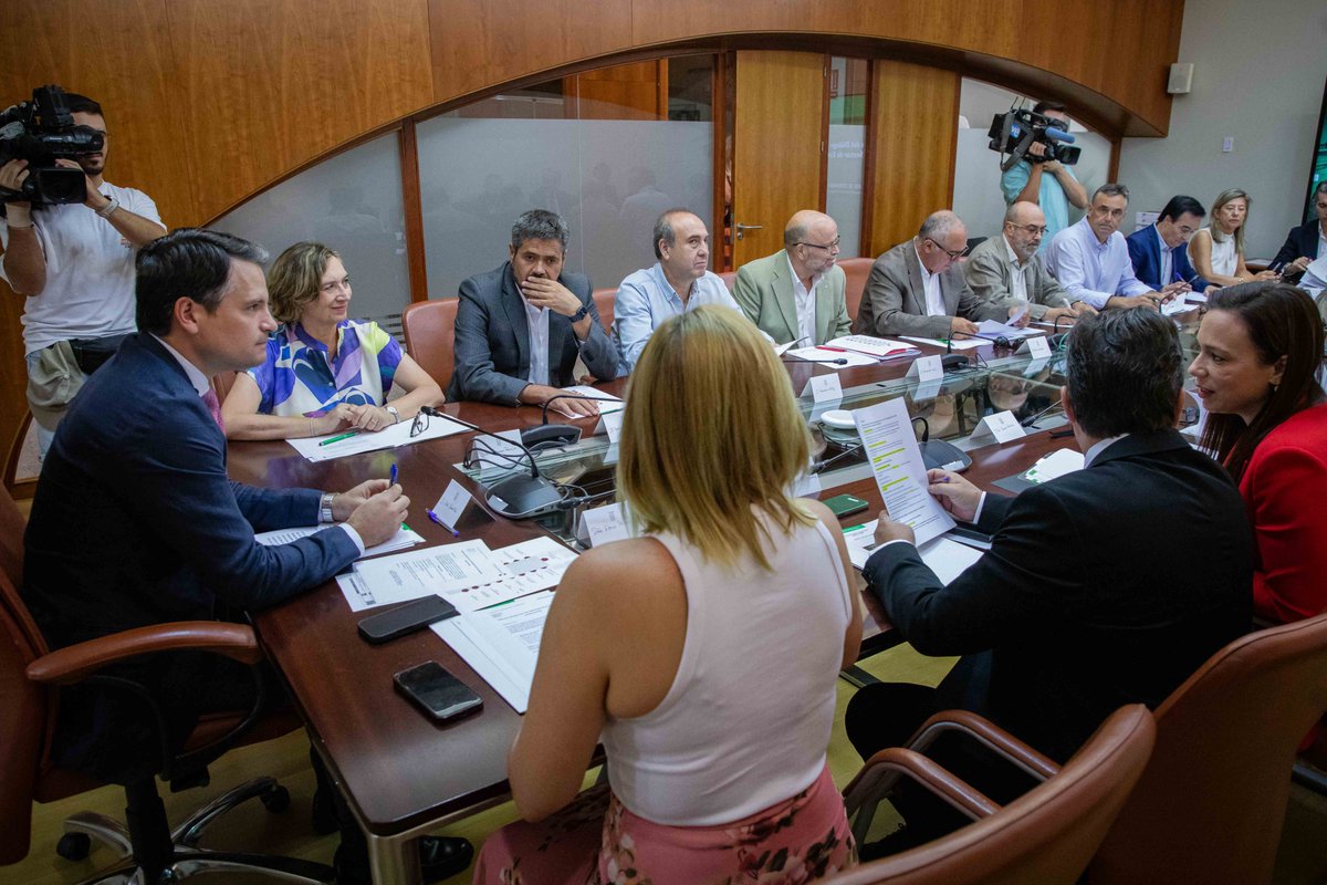 PTSExtremadura's tweet image. ✨ Reunión de la Mesa del Diálogo Civil del Tercer Sector de Extremadura (16/07/25) ✨
🔍 Objetivo: Fortalecer la colaboración entre la Junta de Extremadura y las entidades sociales.
💪 Compromiso: Impulsar políticas de cohesión social, igualdad y derechos para los extremeños.