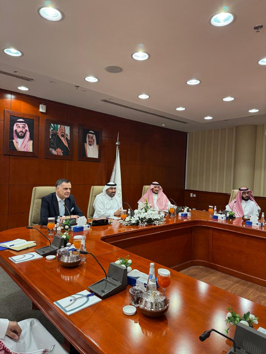 Christophe FARNAUD (@euambgcc) on Twitter photo Meetings with the <a href="/hailchamber/">غـرفـة حـائـل</a>, the <a href="/_UOH/">جامعة حائل</a>, and the <a href="/HRDA_HAIL/">هيئة تطوير منطقة حائل</a>. Very positive discussions on the transformation of the region and strengthening EU-KSA cooperation. 🇪🇺🇸🇦 Meetings with the <a href="/hailchamber/">غـرفـة حـائـل</a>, the <a href="/_UOH/">جامعة حائل</a>, and the <a href="/HRDA_HAIL/">هيئة تطوير منطقة حائل</a>. Very positive discussions on the transformation of the region and strengthening EU-KSA cooperation. 🇪🇺🇸🇦