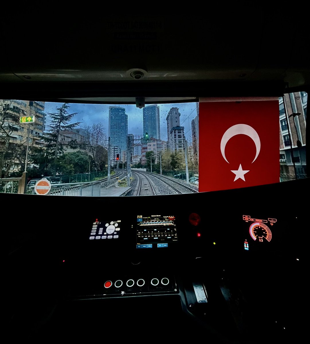 Size bakım diyorlar biz ekmek mücadelesine grevdeyiz 🥖🚂

#marmaray