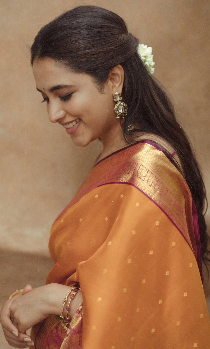 Itz_MichaelVj's tweet image. Pammy 🍊

Saree la Cute 🥰🫣

Priyanka Mohan 🔥

#PriyankaMohan #Priyanka #Pam