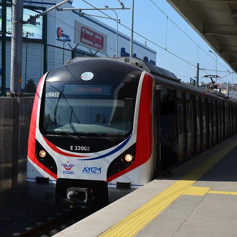 bosunatiklama's tweet photo. Marmaray çalışanları zam talebiyle iş bıraktı.

• Seferlerde aksamalar yaşanıyor. https://t.co/3JSMFQafqw
