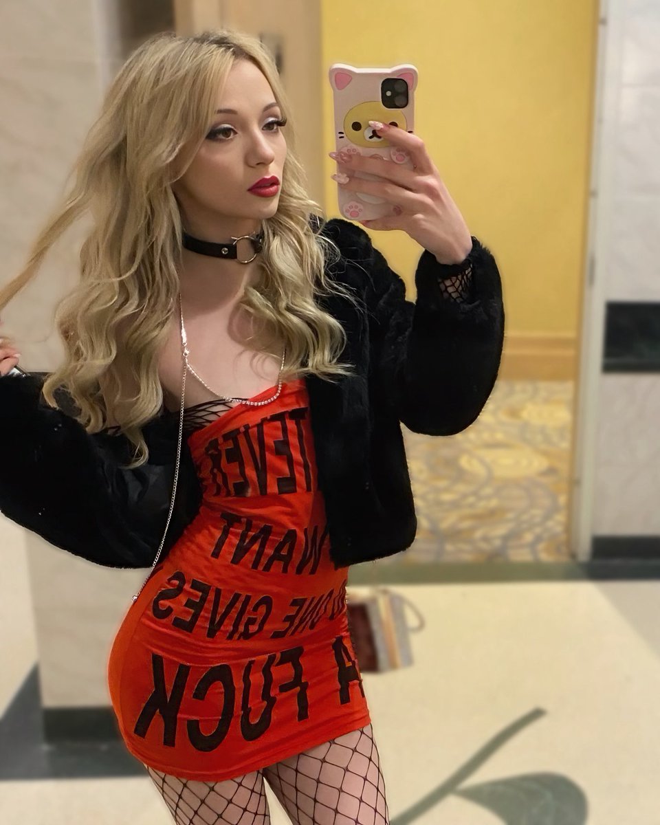 Come spoil me 💋💋

amazon.com/hz/wishlist/ls…