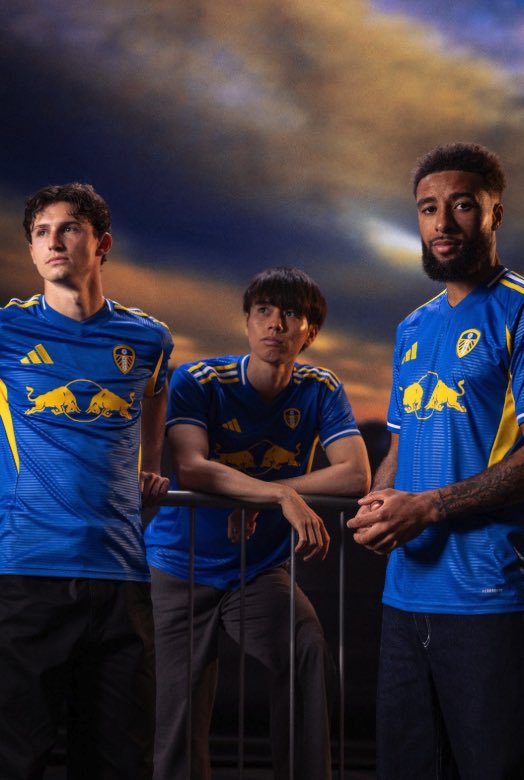 edd_tapp's tweet photo. Leeds United's new 25/26 away kit is here! Grab yours now and show your 💙💛 pride! #LeedsAlwaysTakesMore

https://t.co/XEckZkdJpU https://t.co/SXXyKqkwIi