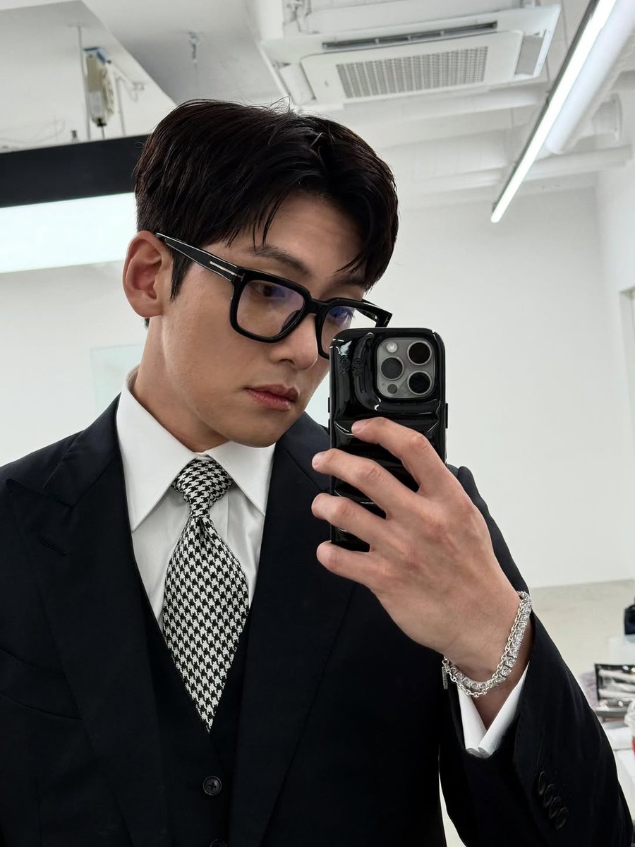 『チチャンウク』シーズングリーティング2025➕おまけ NEWS | チ・チャンウク JAPAN OFFICIAL FANCLUB