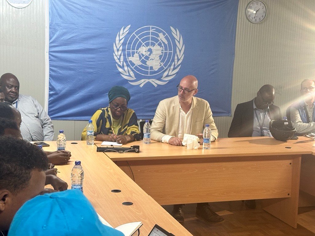UNHCRSom's tweet image. #UNHCR Dep Rep Ms. Mandy Owusu joined DSRSG/RC/HC @GConway_UN, govt & partners on mission in Baidoa to assess and highlight progress on durable solutions. Displacement affected communities called for support in livelihoods, housing & education amid ongoing aid cuts.