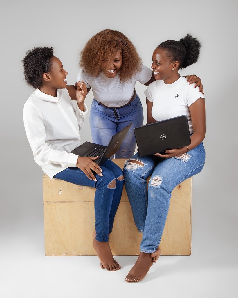 ivleague256's tweet image. They don’t just take seats they own the room.
The women of IV League lead with clarity, creativity and confidence that sets the standard.
Smart, strategic and unstoppable.

#IVLeagueCollective #IVLeagueWay #ClientFocus #MediaProduction #CreativeProfessionals #CreativeAgency