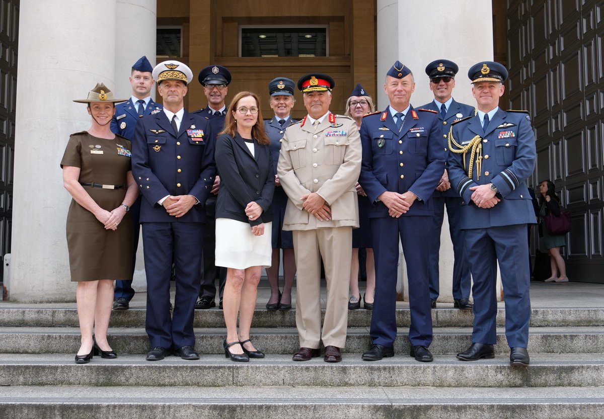 CJC_ADF's tweet image. Thrilled to be in the UK and have the opportunity to meet with some of my Space Chief counterparts on how we can keep space safe and secure for all. #GlobalAirSpaceChiefs
🇦🇺 🇨🇦 🇫🇷 🇩🇪 🇳🇿 🇺🇸