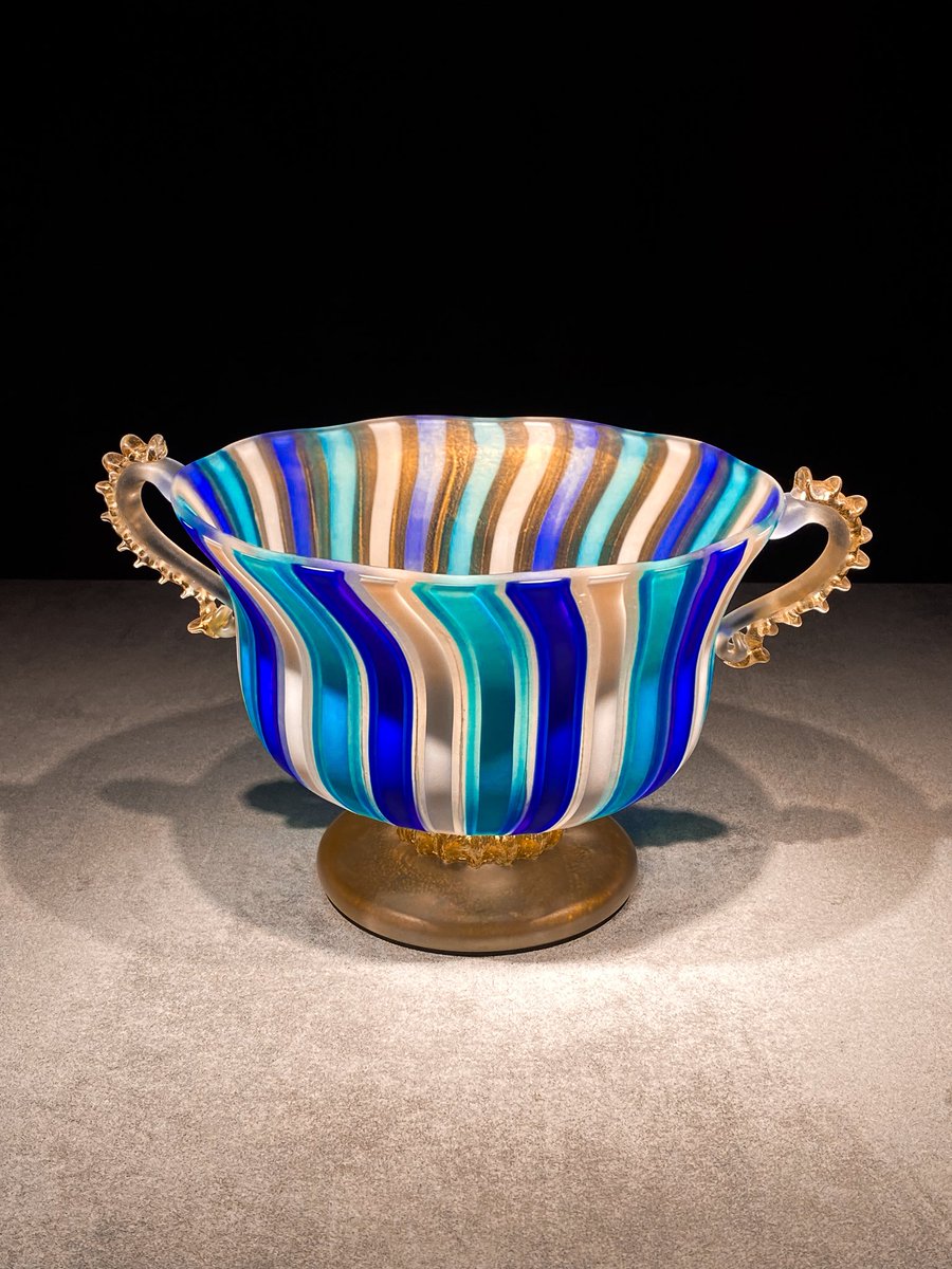 lisa_higuchi's tweet photo. A stunning display of incredible craftsmanship in glass artistry. #FujitaKyoheiGlassMuseum #KyoheiFujita #Matsushima #Miyagi #Japan #glassartmuseum #glassmuseum #artmuseum #glass #art #museum #vase #travelphotography #travel https://t.co/htLt8ZgbnO