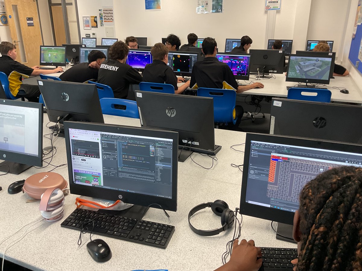 PutteridgeHSch's tweet image. What an amazing Computing Camp! 🚀 Our talented students shone in GameMaker, crafting creative games and showing real coding skill. Big congrats to our winners: 🥇 Finley 🥈 Alexander & Cyrus 🥉 Tara-Lilly. Future game devs in the making!