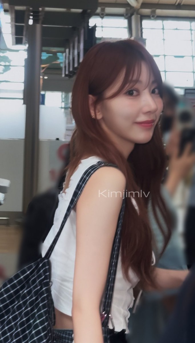 kimjimlv's tweet photo. 2025.04.12 ICN

さくちゃん台湾公演 화이팅˚·༊

#르세라핌 #LE_SSERAFIM
#사쿠라 #꾸라 #宮脇咲良 #SAKURA
 #ルセラフィム https://t.co/9lhXrX3L6A
