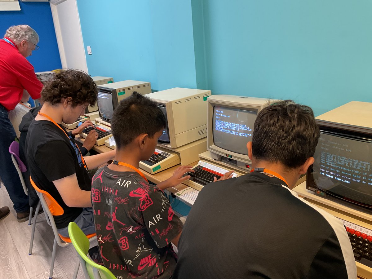 PutteridgeHSch's tweet image. Computing Camp Day 3 was epic! 💻 We visited The National Museum of Computing, coded Snake in BBC Basic 🐍, tackled code-breaking & VR bomb defusal 💣, explored Nuclear Computing, and used AI for movement tracking. A day full of discovery and fun!