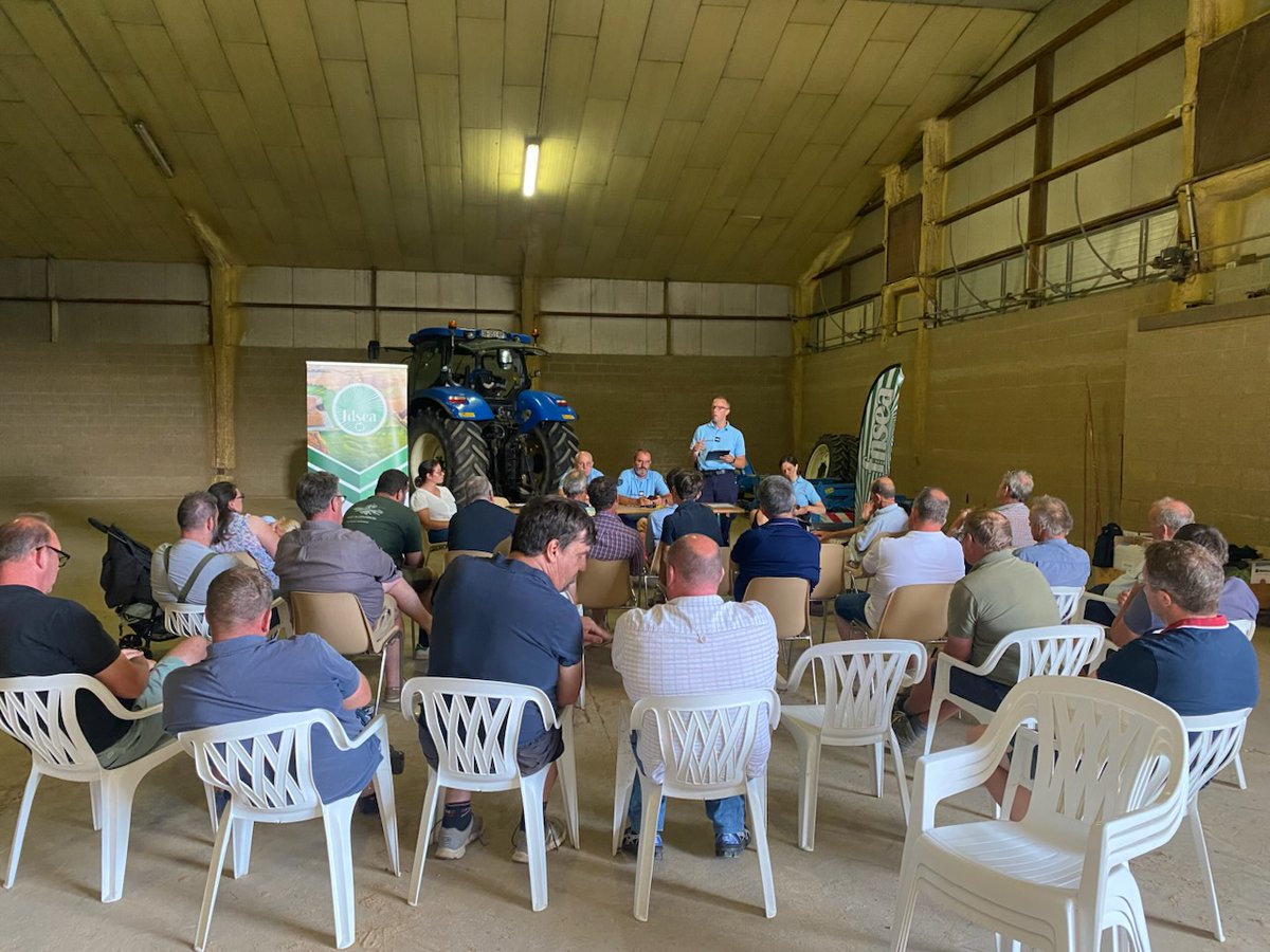 Gendarmerie de la Somme (@gendarmerie_080) on Twitter photo Mercredi 2 juillet, une action de prévention a été organisée à Mesnil-Saint-Nicaise par la <a href="/FDSEA80/">FDSEA Somme</a> et la Gend80, face à la hausse des vols dans les exploitations agricoles (GPS, carburant, câbles, batteries), afin de rappeler les bons réflexes à adopter.🧑🌾 Mercredi 2 juillet, une action de prévention a été organisée à Mesnil-Saint-Nicaise par la <a href="/FDSEA80/">FDSEA Somme</a> et la Gend80, face à la hausse des vols dans les exploitations agricoles (GPS, carburant, câbles, batteries), afin de rappeler les bons réflexes à adopter.🧑🌾