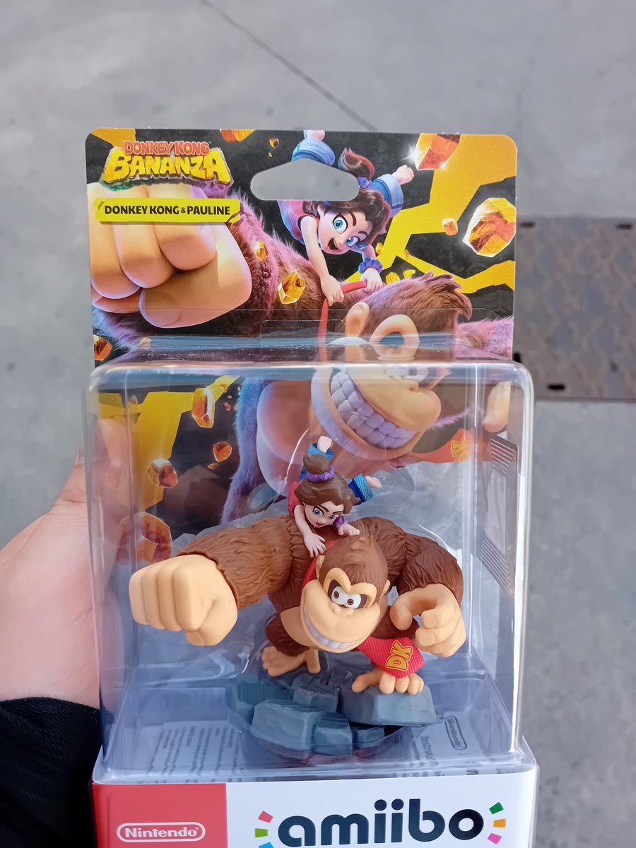 OOOOHHHHH BANANA ! (Sinon j'ai débloquer quand j'ai vue que dans le micromania ou j'ai acheter la figurine, les jeux était pas si cher comparer à la concurrence)