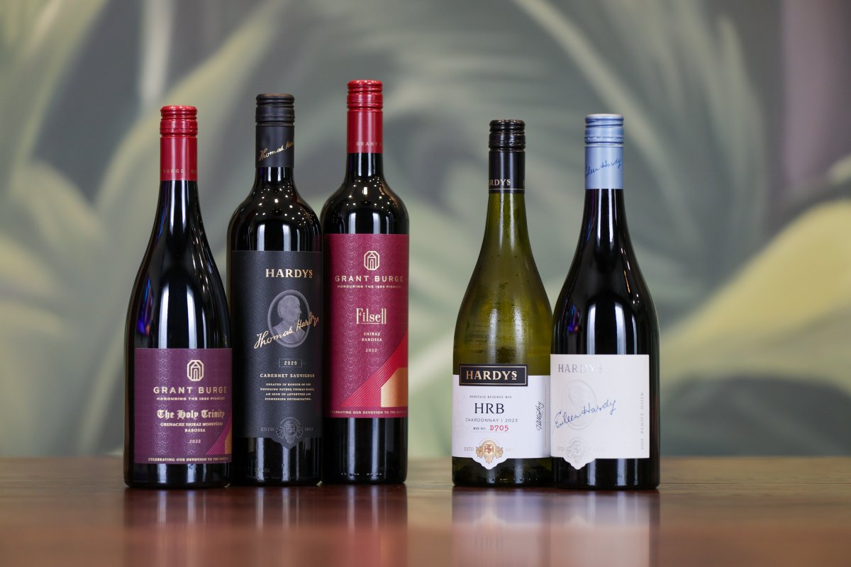 ヴィナーキーが #大阪関西万博 の #オーストラリアパビリオン で日本デビュー！

来場者はハーディーズやグラント・バージといったワインとオーストラリア料理のペアリングを堪能。ジェイコブス・クリークとカンポ・ヴィエホを重点的に展開していく日本戦略や日本での新製品投入の計画も発表しました。