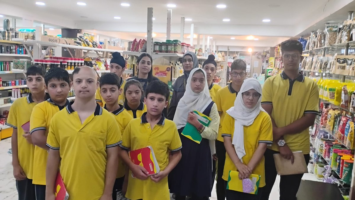 parivaar_school's tweet photo. Today’s visit to Mint Mall was full of smiles, learning, and confidence!
Students from Dagger Parivaar School practiced shopping, budgeting, and communicating with the public.
An enriching step beyond classroom walls.
#baramulla #ExperientialLearning #EducationThatEmpowers
@adgpi https://t.co/f6bQ7aRh66