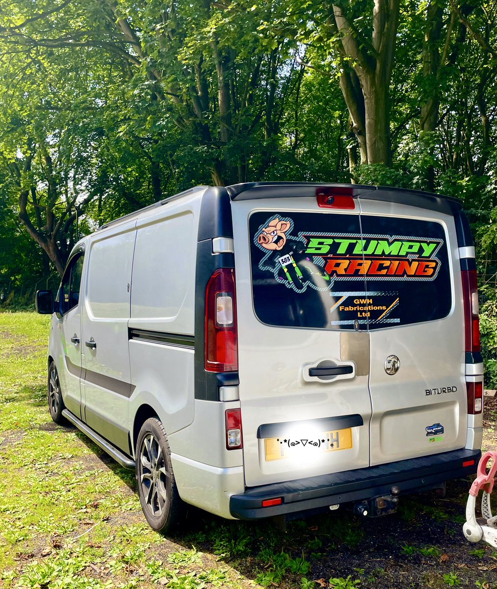 valmilam's tweet image. Early birds setting up for the Barry Sheene Festival this weekend. Oliver’s Mount, Scarborough.
