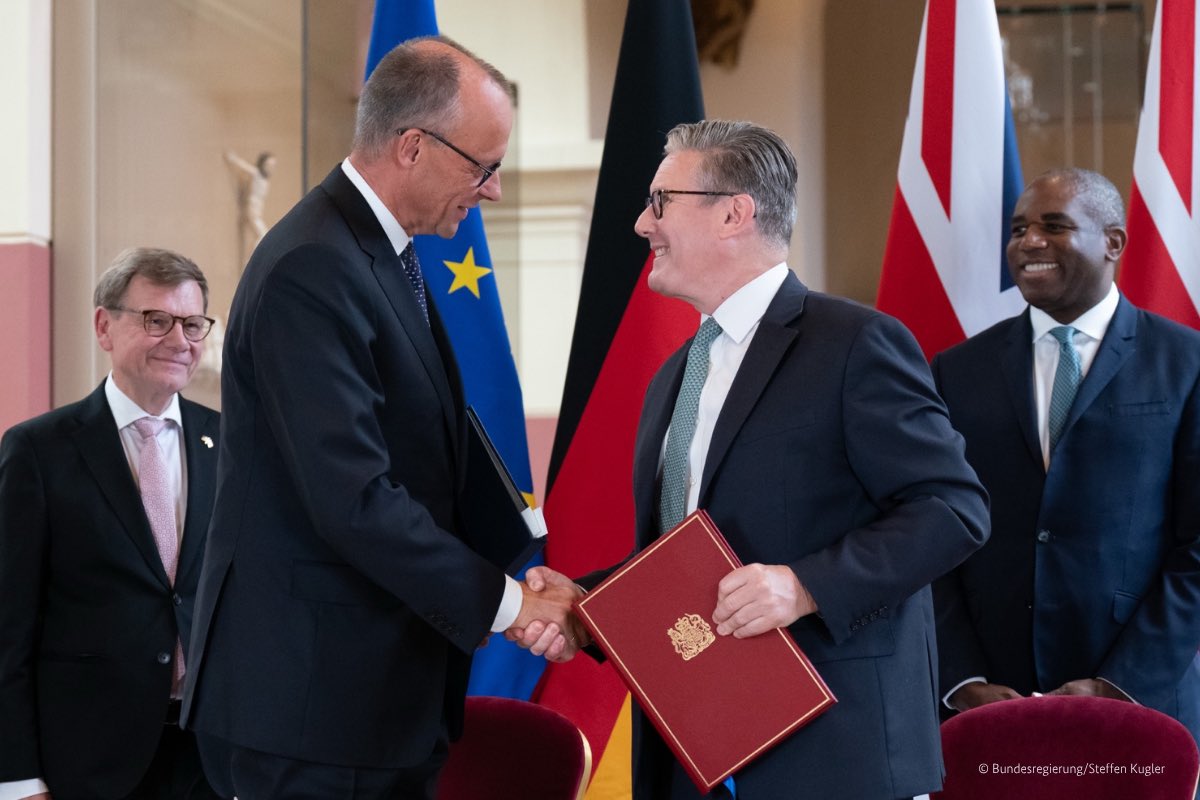 bundeskanzler's tweet image. A historic day for German-British relations.

Our treaty on friendship stands for freedom, security and prosperity — and for bringing our young generations closer together.