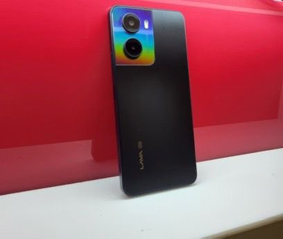 BishalDutta78's tweet photo. This could be the upcoming Blaze Dragon 5G 🔥
👉 Snapdragon chipset (LAVA’s first!)
👉 Expected under ₹10,000 👀
👉 Launching THIS MONTH!

India’s budget 5G game might just get a new beast! 🐉
#BlazeDragon5G #Under10K #Snapdragon5G #TechLeak #BudgetKing https://t.co/Q3Xrx544eP