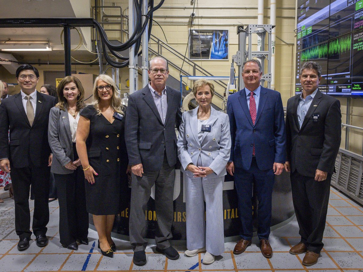 EDSecMcMahon's tweet image. Thank you, @GovBraun, @SecJennerIN, and @LifeAtPurdue leadership for welcoming me to Indiana yesterday.
I saw the best of education in action — from the impact of your workforce development programs to a tour of Purdue’s cutting-edge nuclear reactor research lab.
@tmhuston…